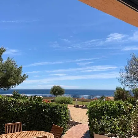 Cap Neree Petit Coin De Paradis Pieds Dans L Eau Saint-Raphaël