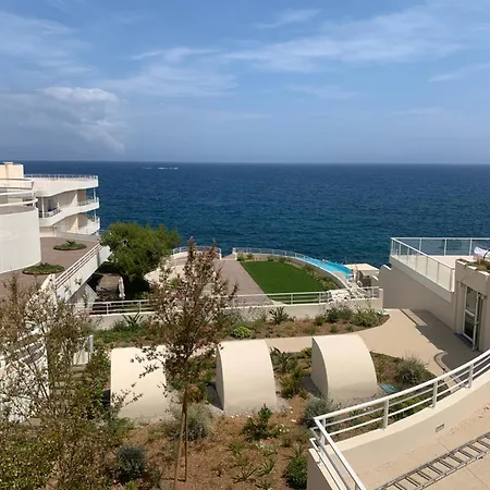 Cap Neree Petit Coin De Paradis Pieds Dans L Eau Saint-Raphaël