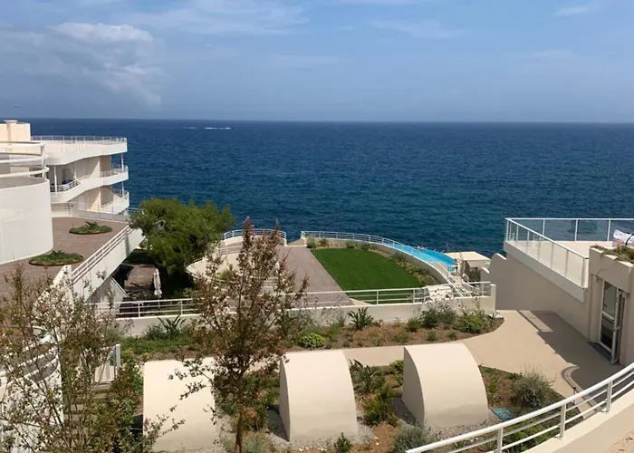 Cap Neree Petit Coin De Paradis Pieds Dans L Eau Saint-Raphaël